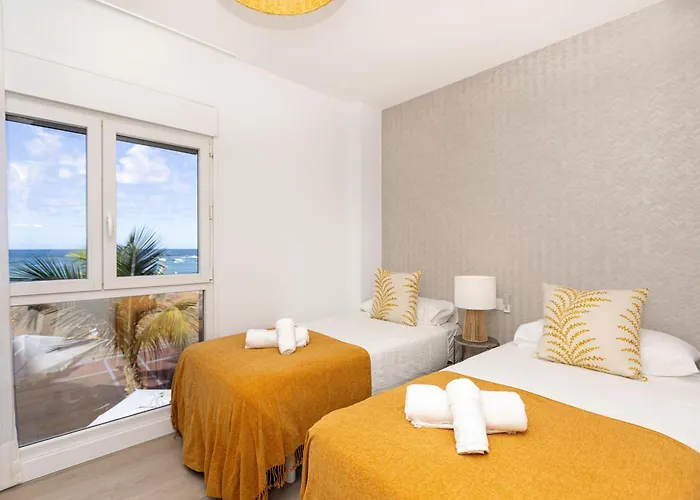 Frente A La Playa De Canteras S1 * Las Palmas de Gran Canaria